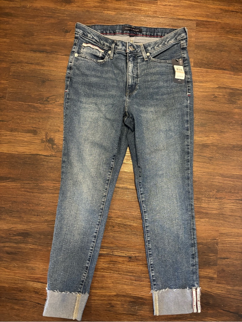 NWT women Tommy Hilfiger Distressed Cropped Blue Jeans
